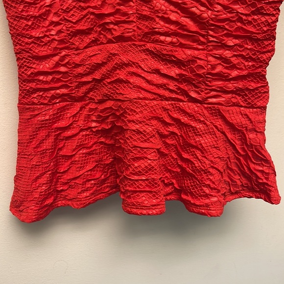 Sexy passion red deep v neck peplum fitted top by Bebe - Picture 3 of 4